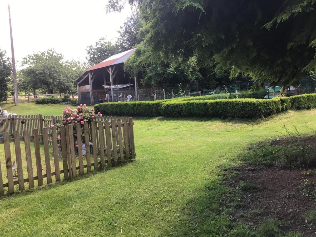 Apartament Les Petits Champs Buais-les-Monts Zewnętrze zdjęcie